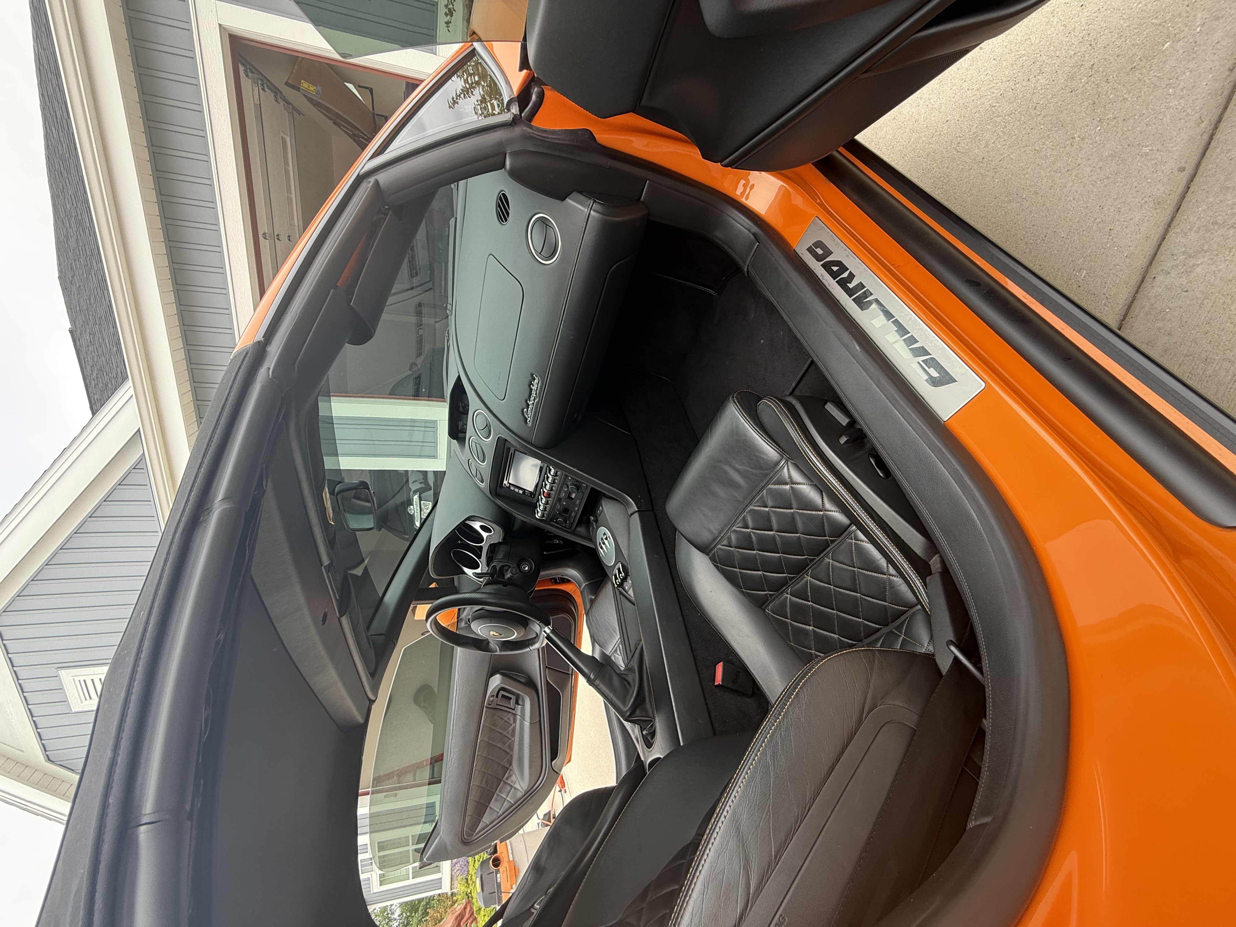 Gallardo interior after