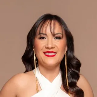 Marta Flores