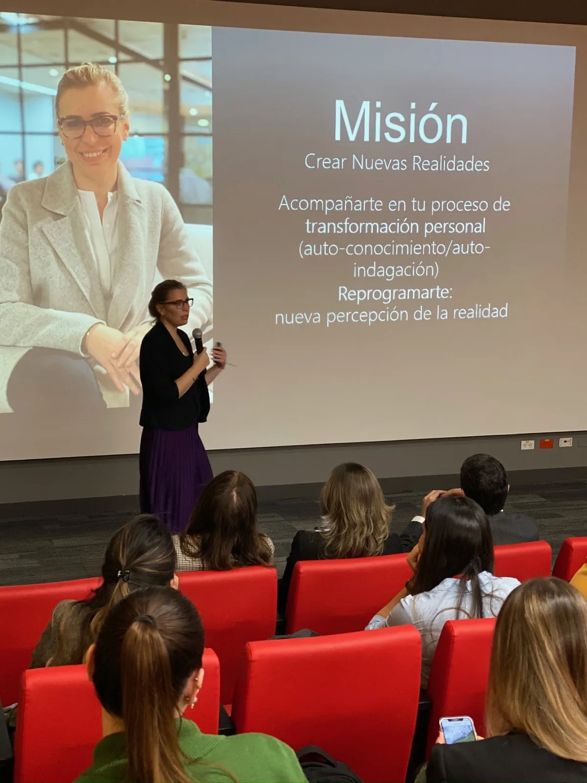 Cristina Sorgi presentando su misión: crear nuevas realidades