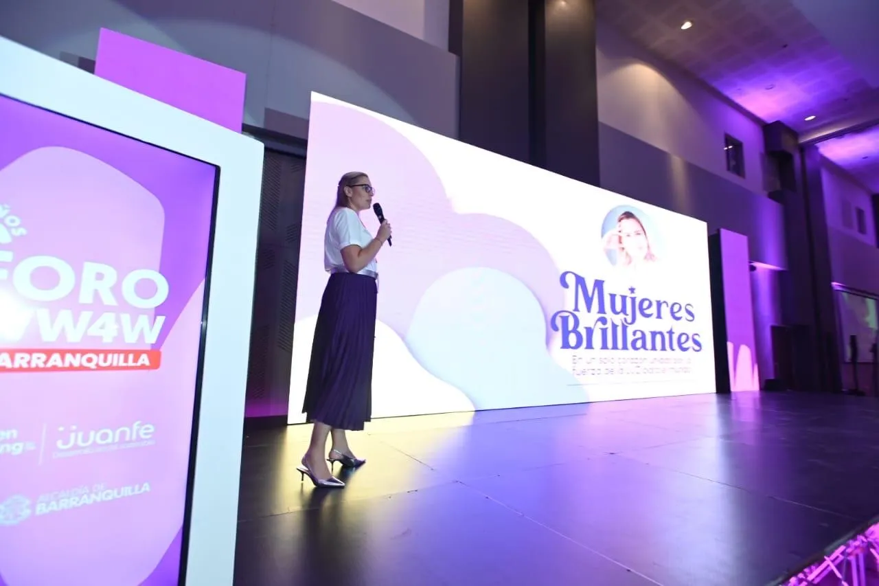 Cristina Sorgi en conferencia — Mujeres Brillantes