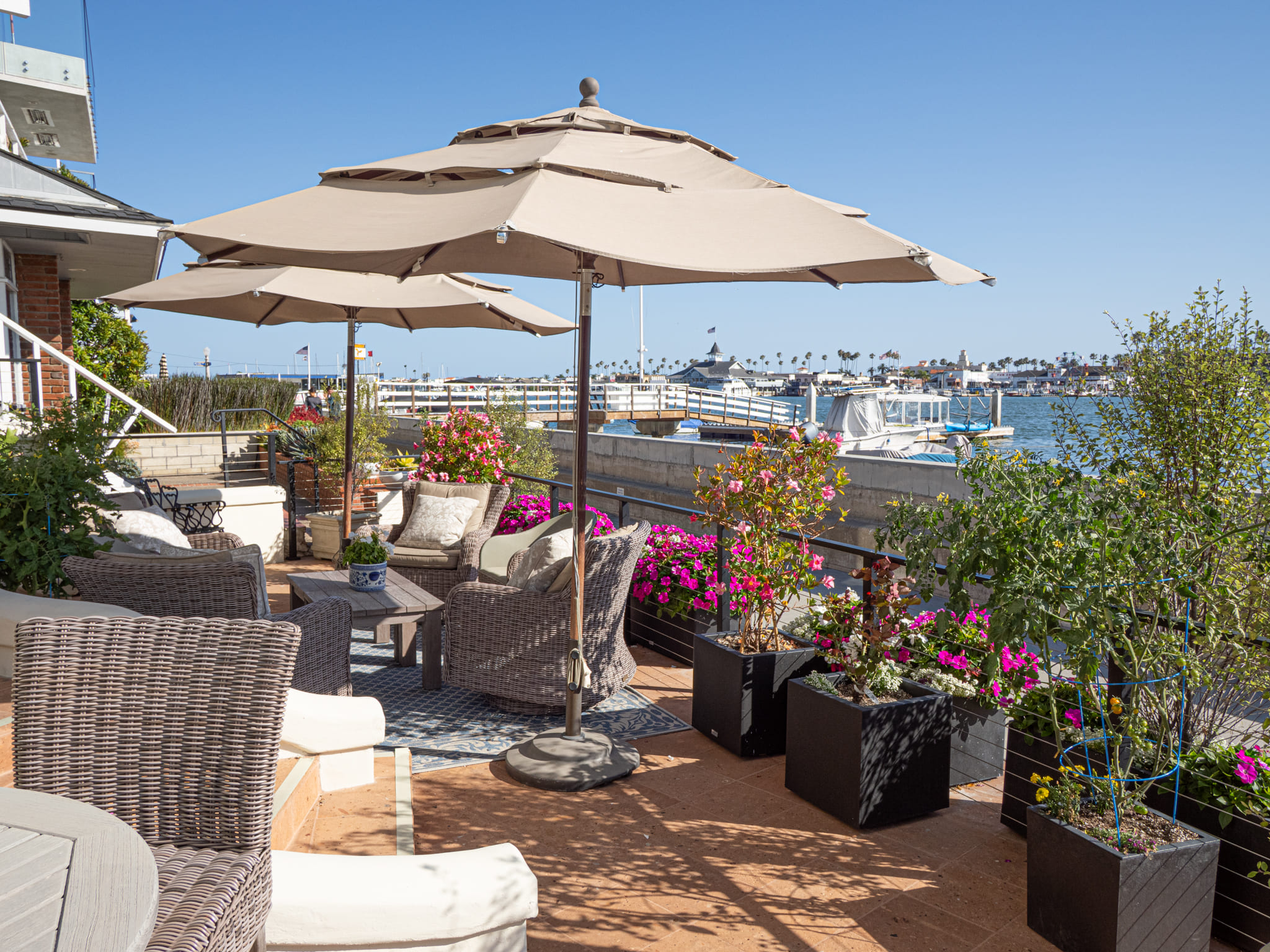 Streetscape of Balboa Island