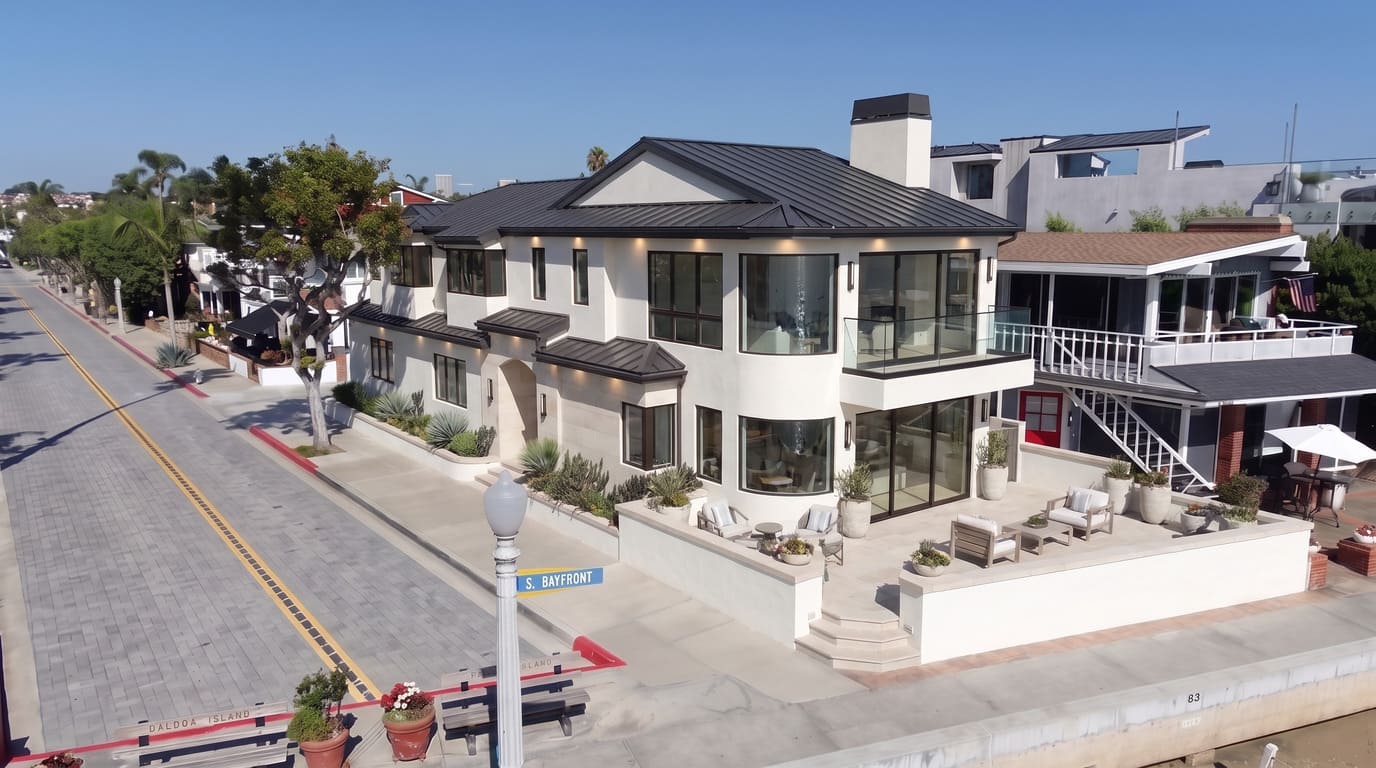 Property detail — scroll gallery