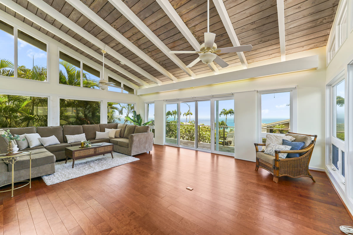 Bedroom with ocean and Diamond Head views