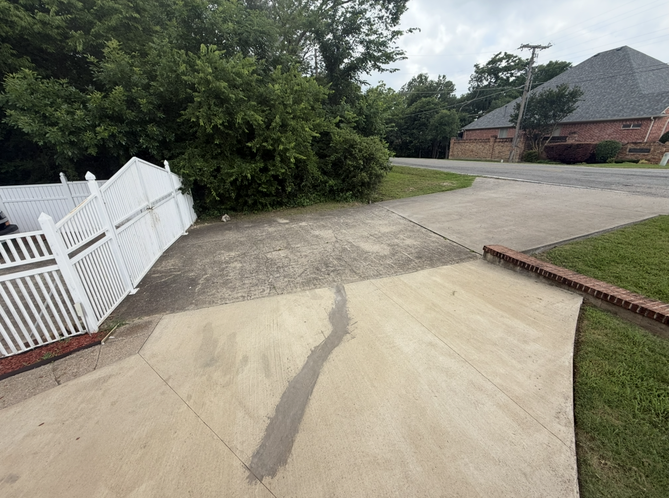 Driveway Apron Pressure Washing after cleaning