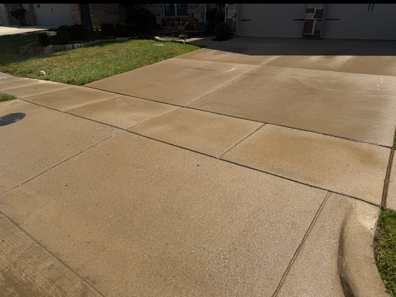 Driveway Transformation after cleaning