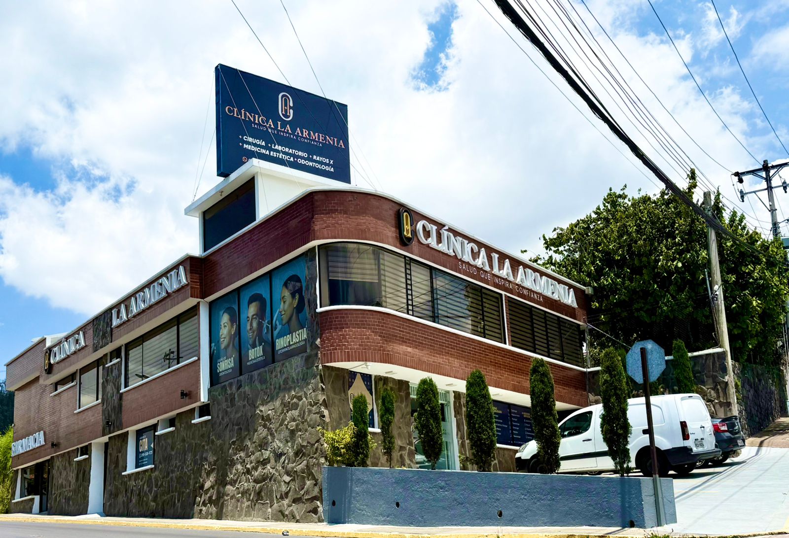 Fachada Clínica La Armenia