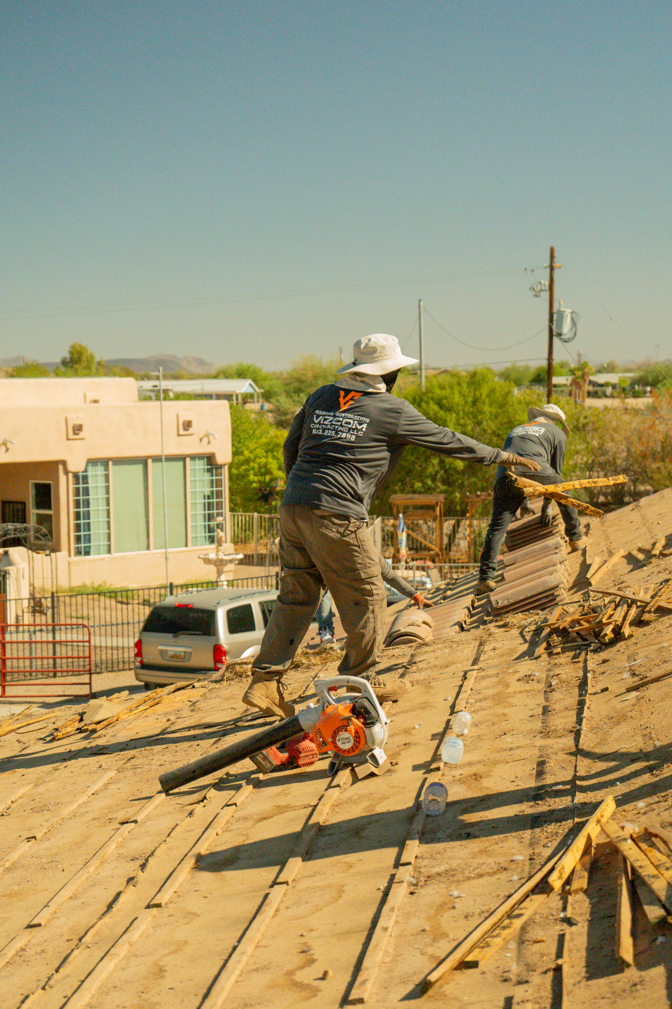 Vizcom crew on a residential roof replacement project