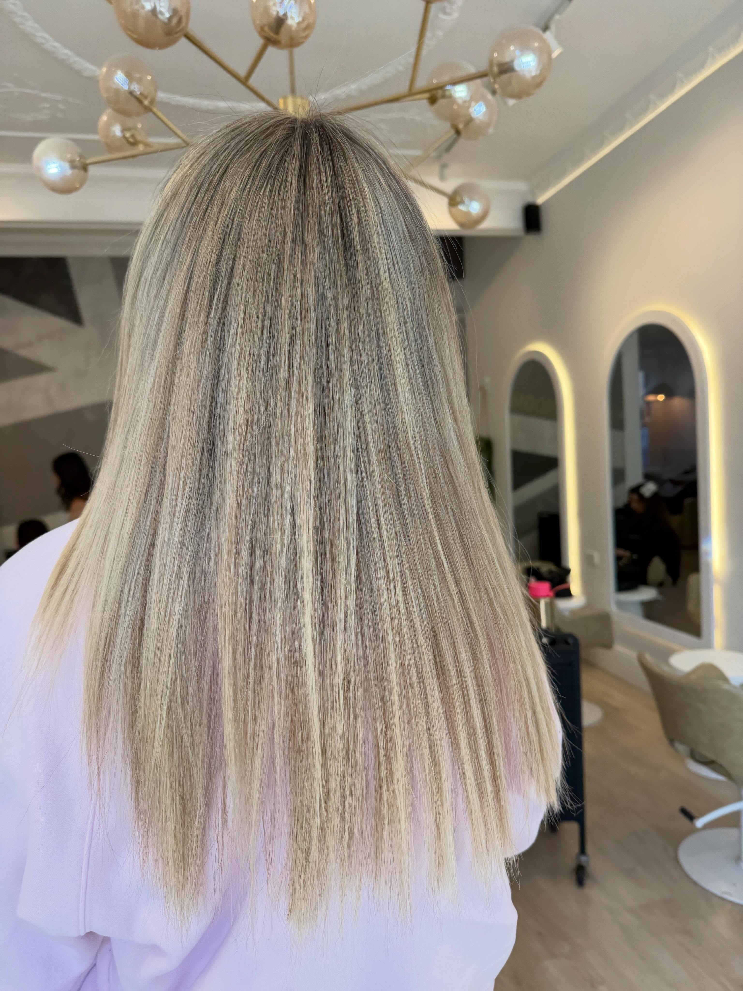 Lived-in blonde colour