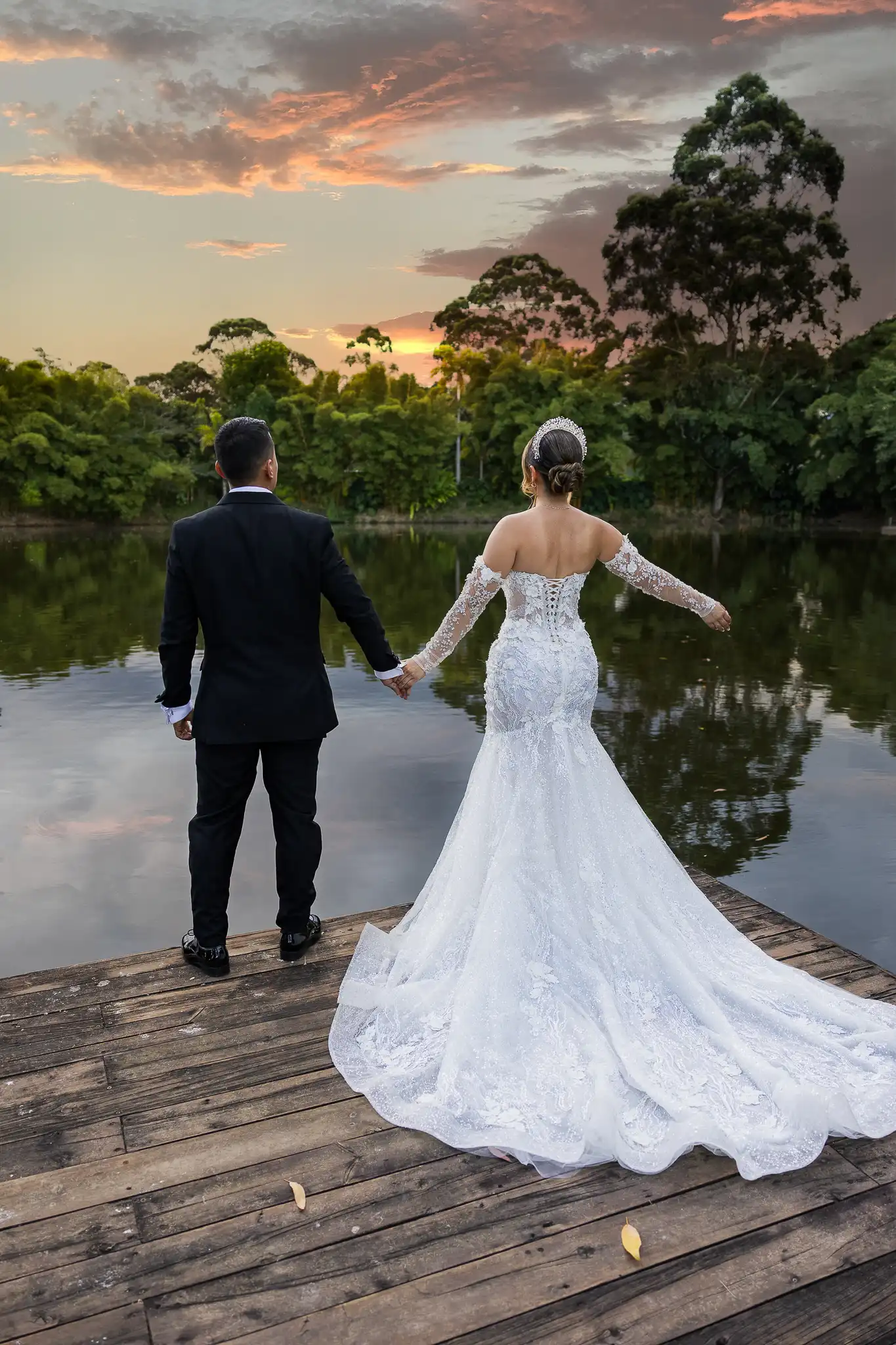 Camila y Jonatan juntos al atardecer