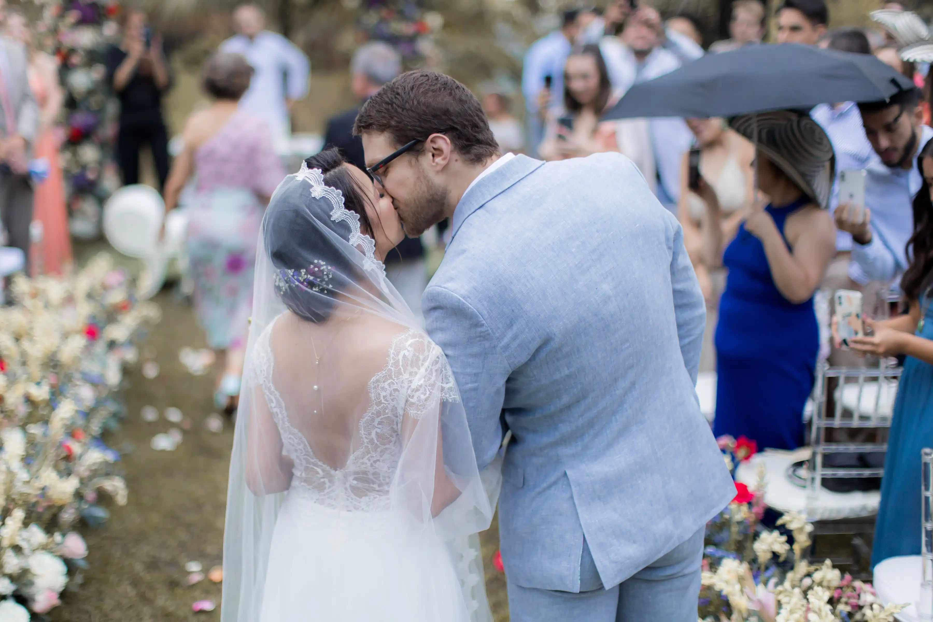 Sara y Dan durante la ceremonia