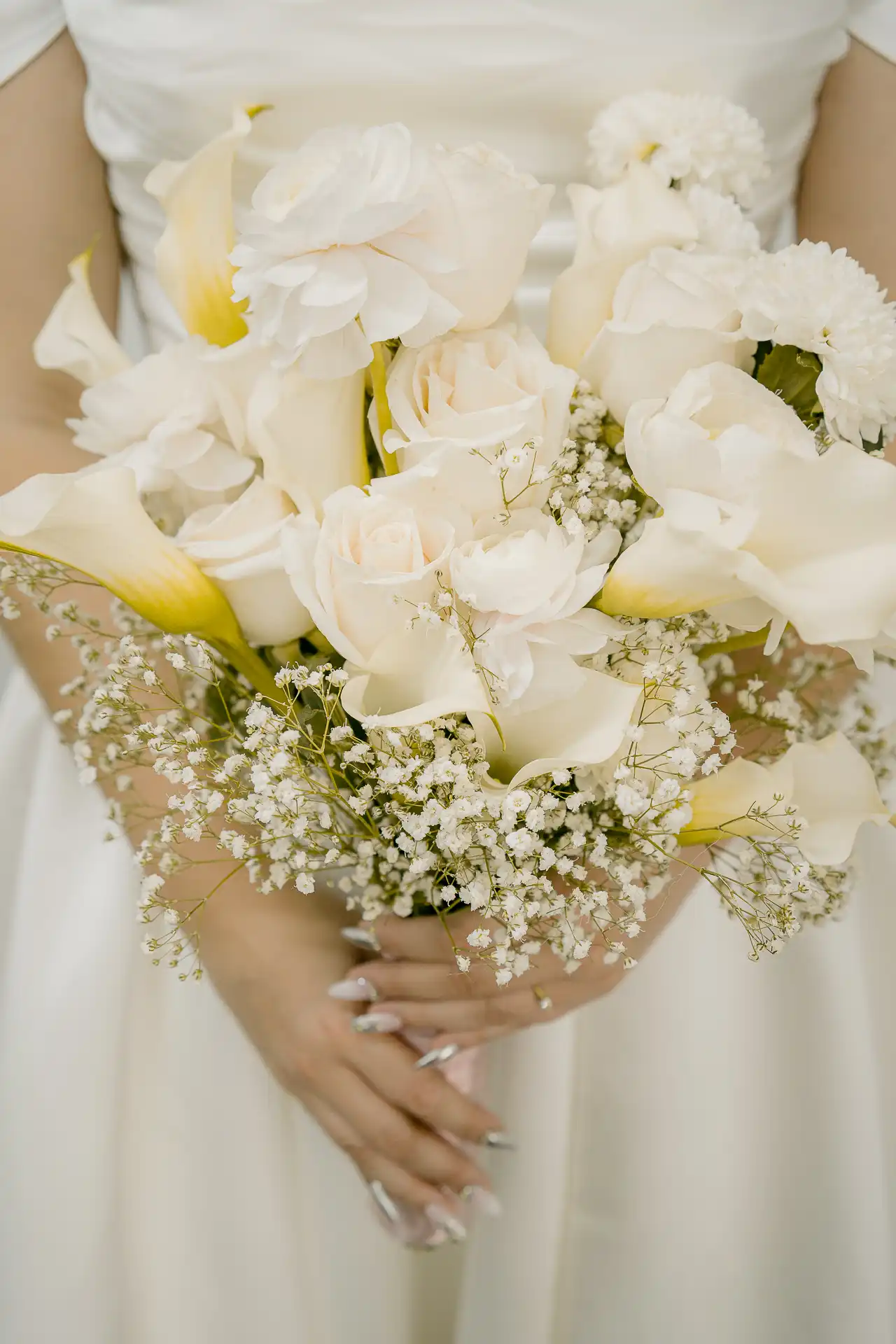 Ramo blanco de hortensias y gypsophila
