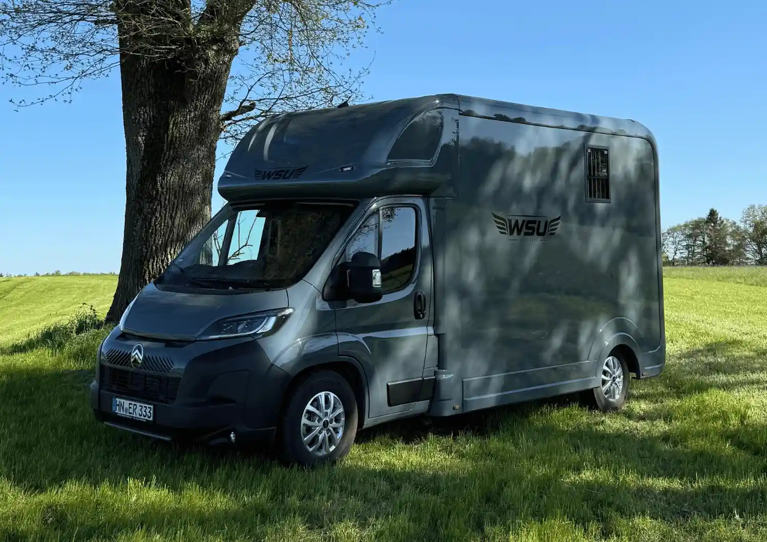 Premium Pferdetransporter
