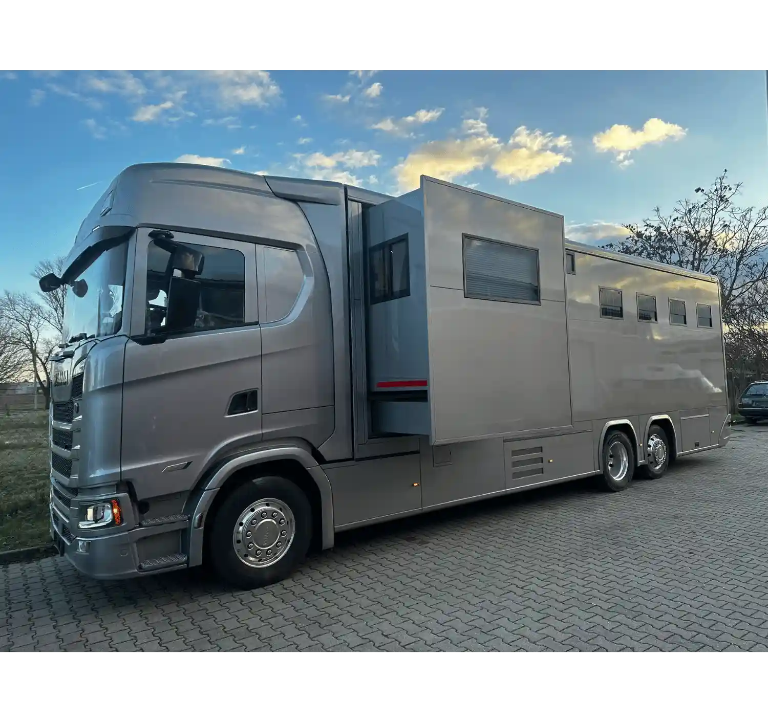 26 Tonner Pferdetransporter