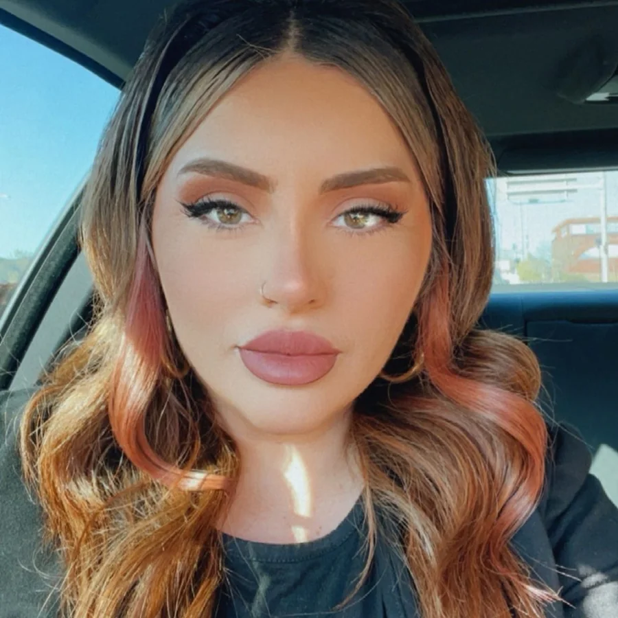 Alyssa H. showing her lash extensions