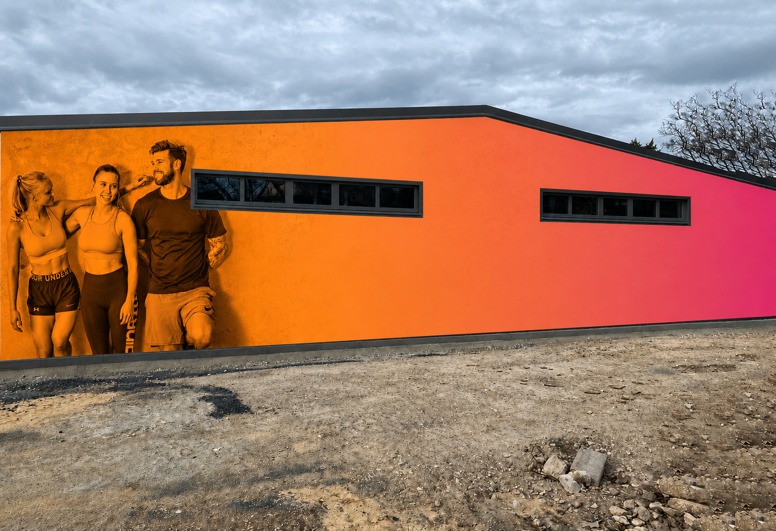 MY GYM Zeitz – modernes Fitnessstudio von außen mit oranger Fassade