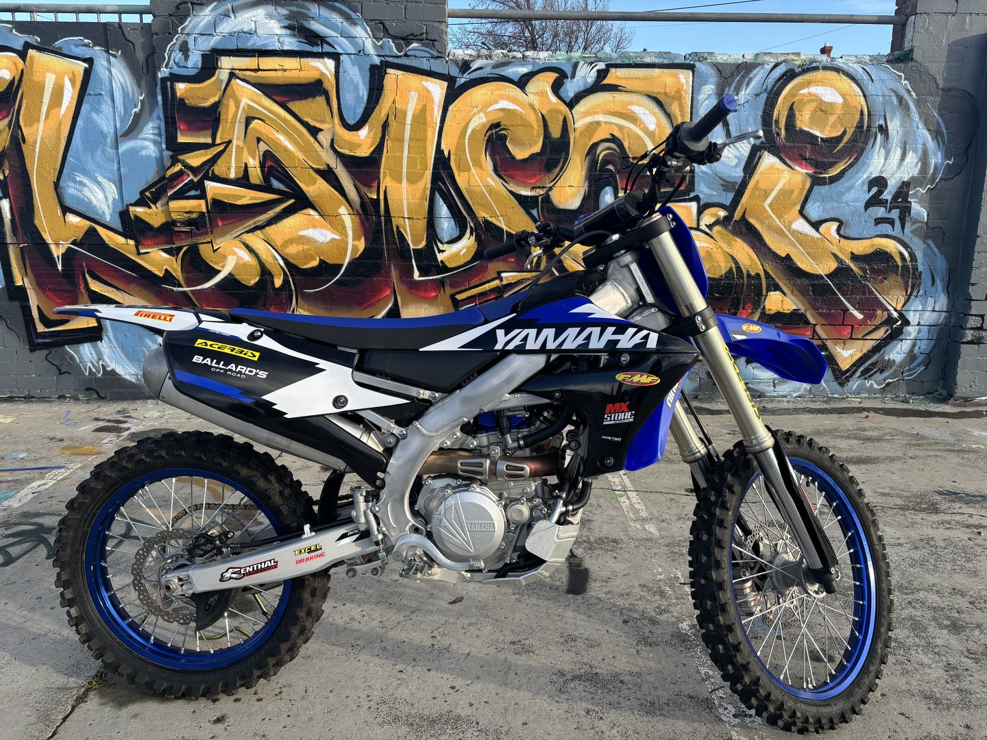 yamaha 350 street bike