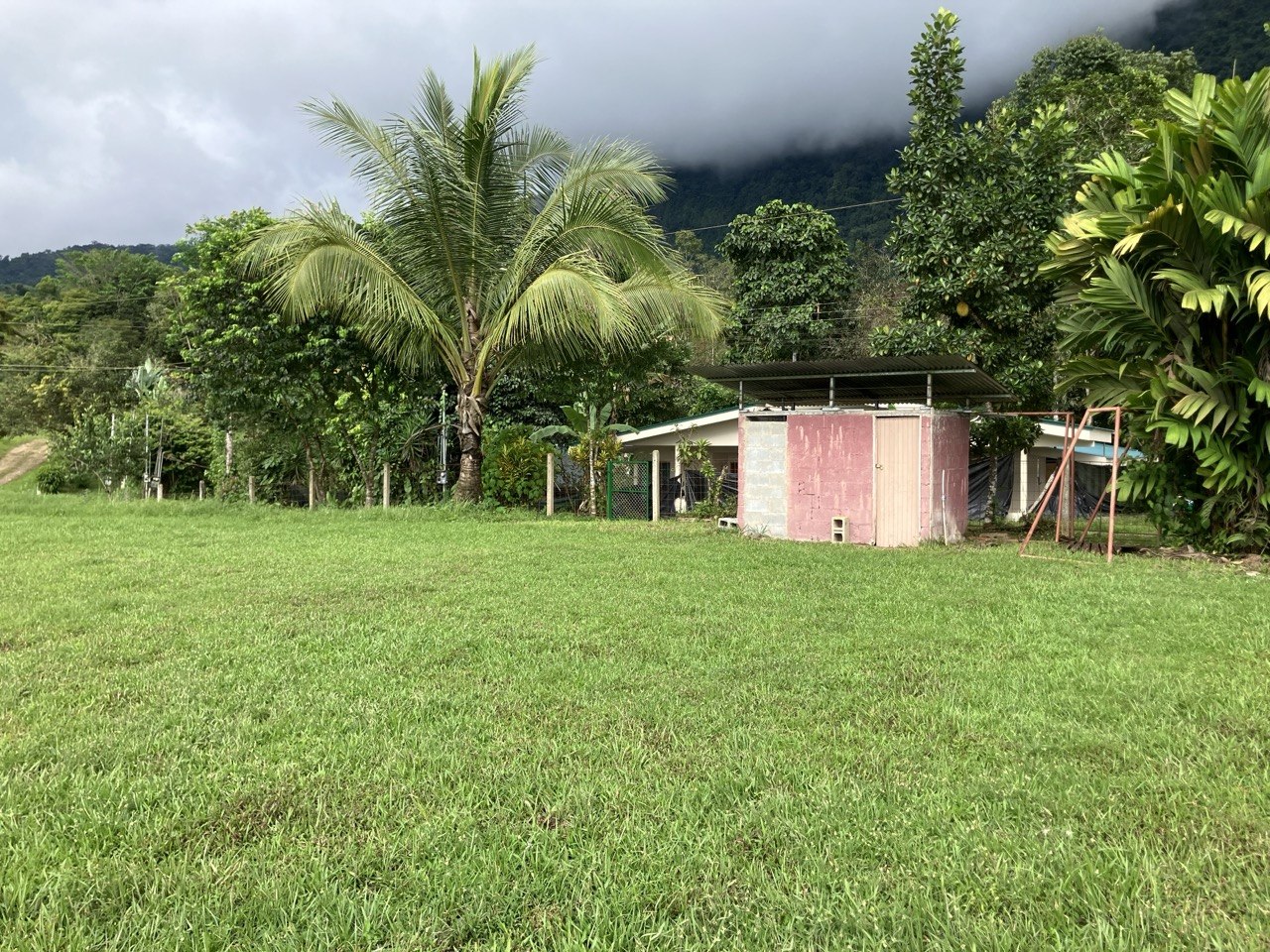 Storage area and changing rooms at Las Tumbas Centro