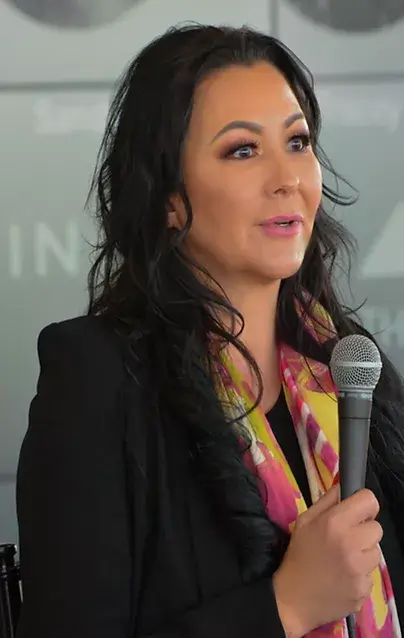 Martina Kwan speaking