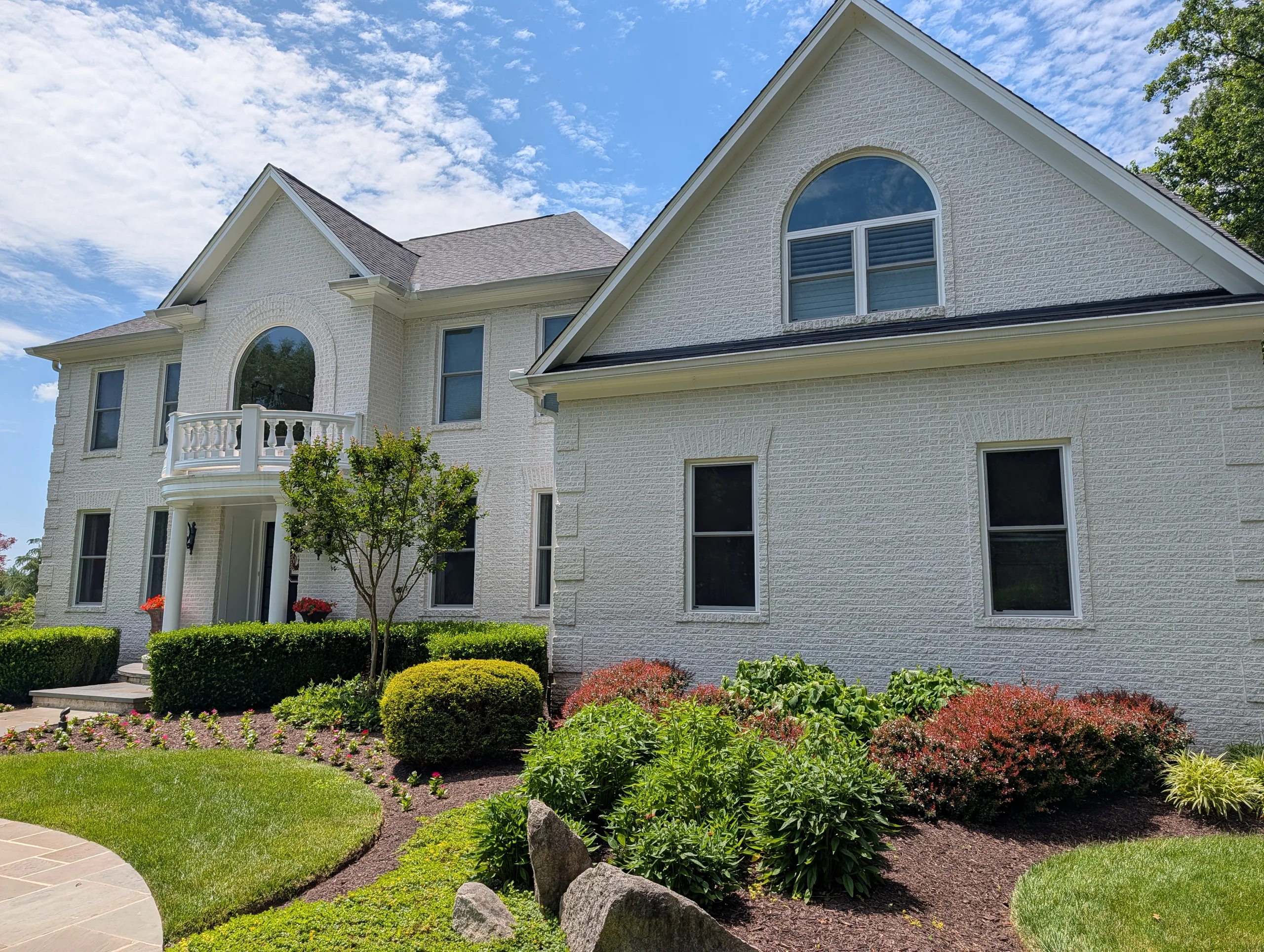 Residential asphalt shingle roof on a Maryland home