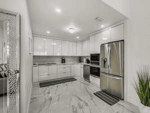 {{ custom_values.service_4 }} in {{custom_values.area_4})