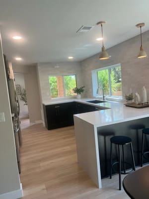 {{ custom_values.service_2 }} in {{custom_values.area_4})