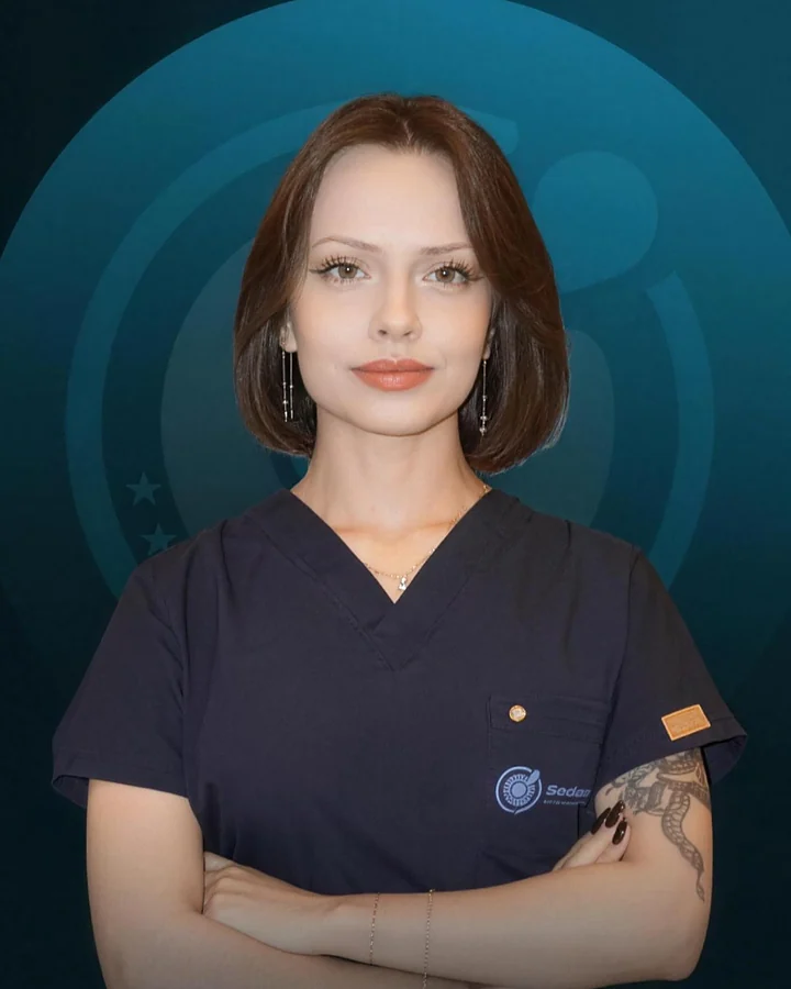 Y. S. Ç., Assistente chirurgica