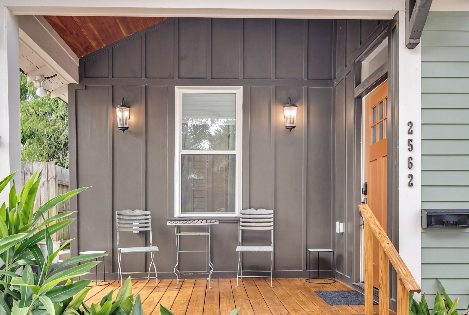 Front porch of a Baton Rouge home