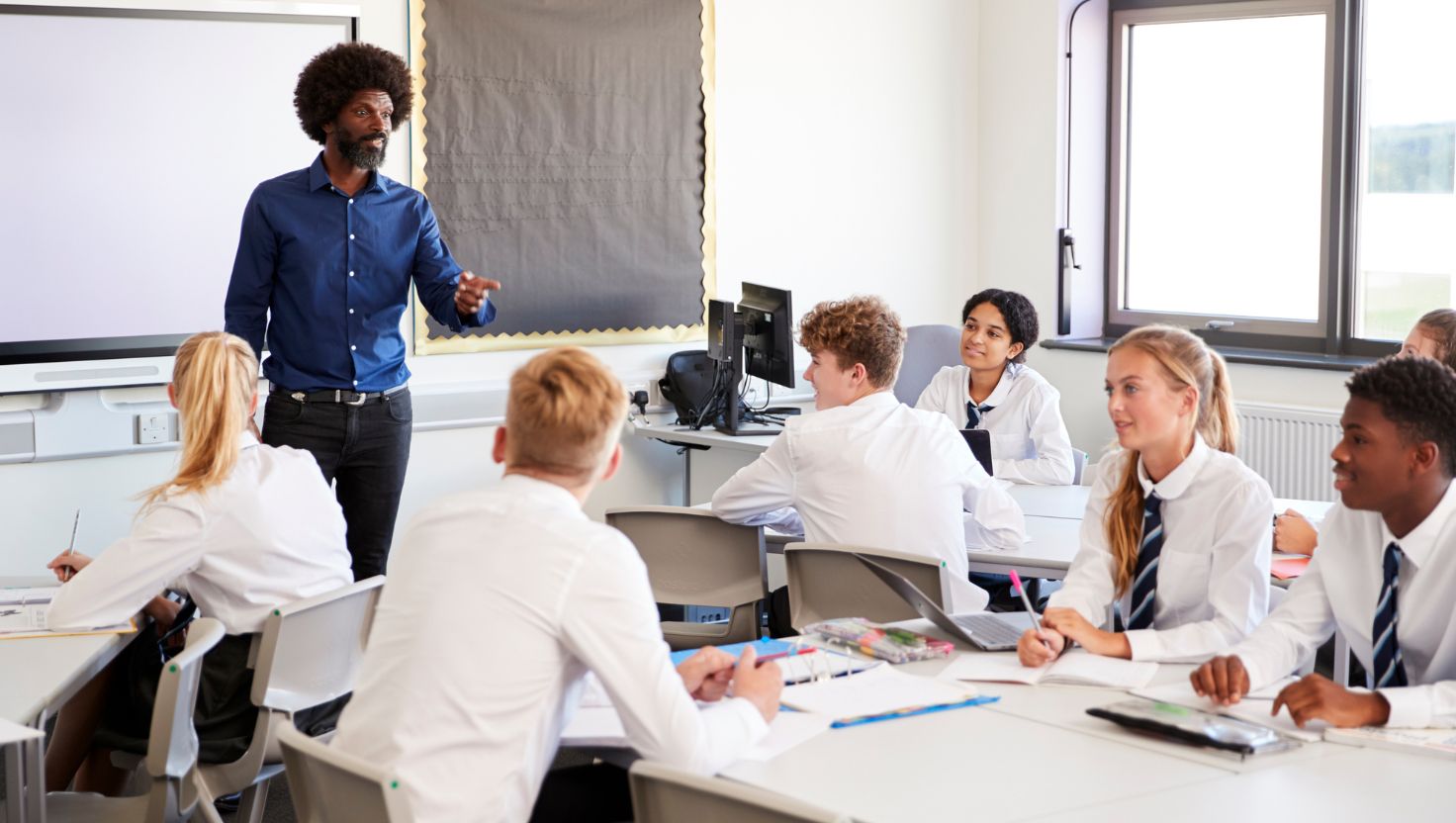 Computer Science teacher using questioning during a secondary school computing lesson