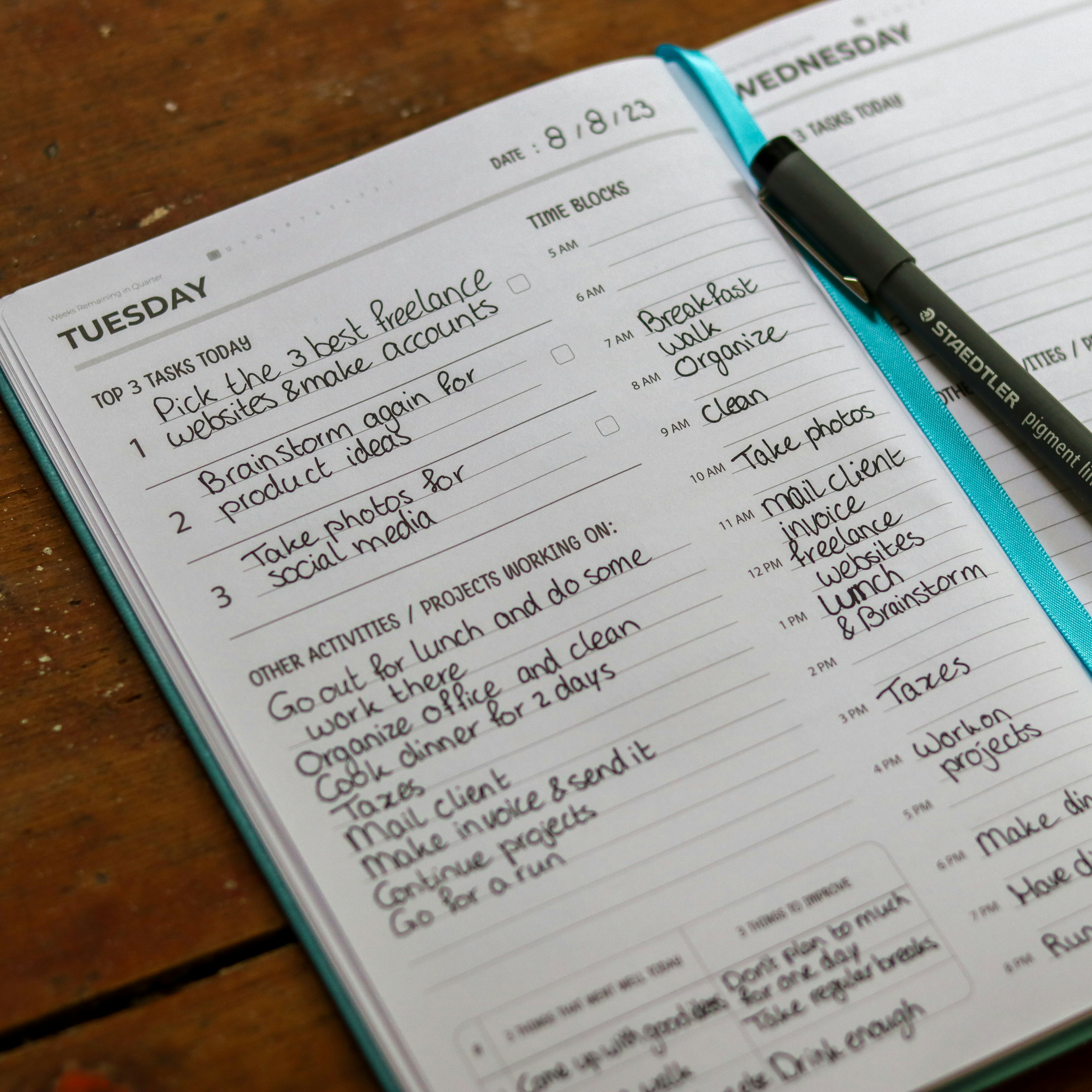 An image of a daily planner with very clear tasks