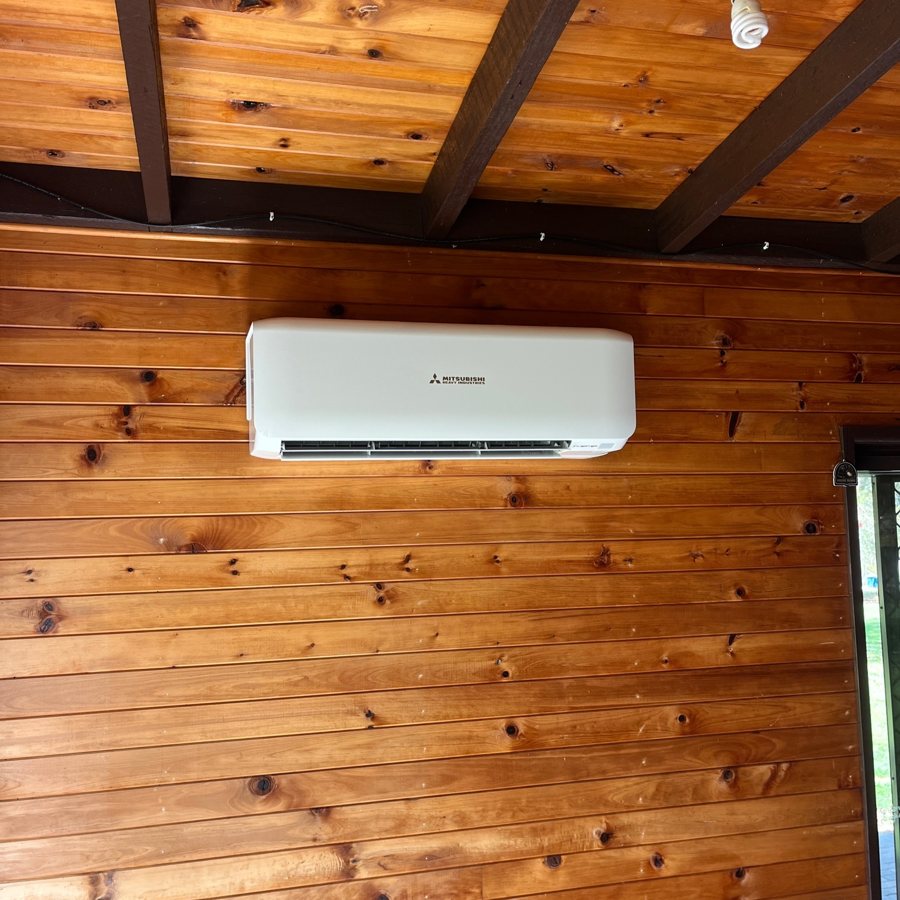 Split system on a timber wall, Neurum
