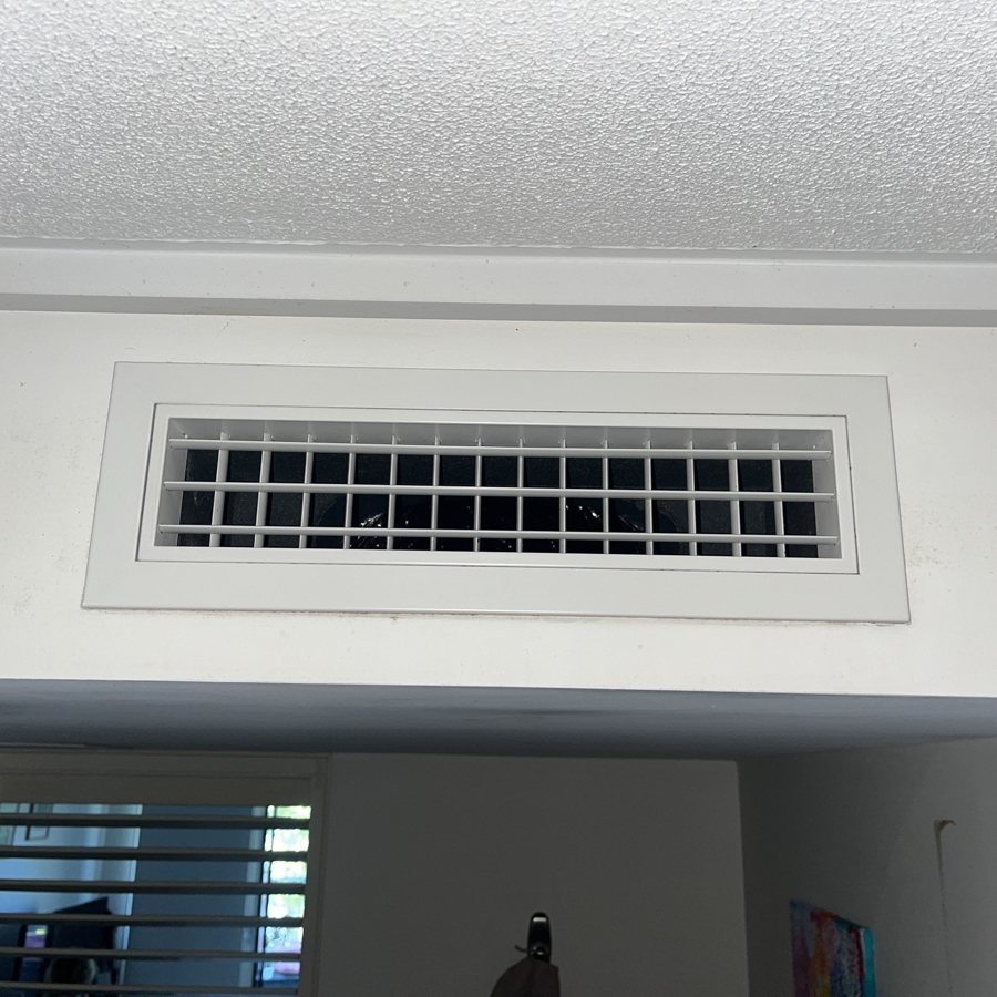 Ducted supply grille in a bulkhead, Birtinya