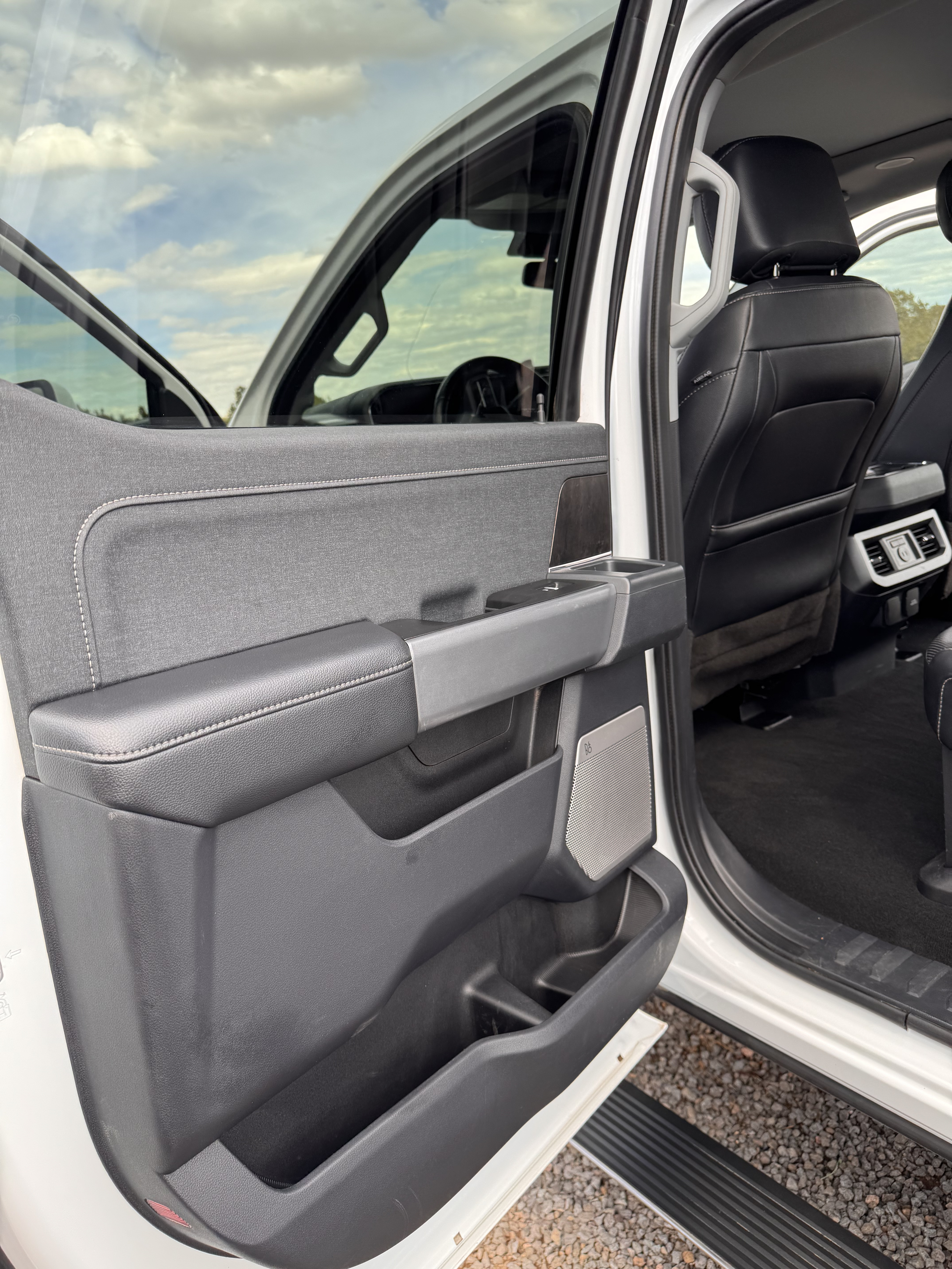 Eager Vehicle Detailing