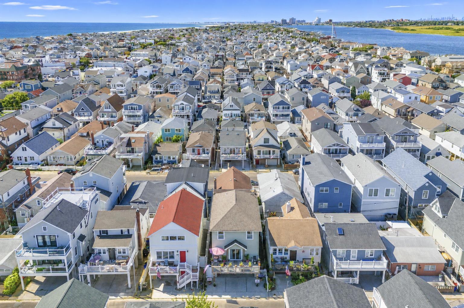 Aerial view of the Long Beach West End neighborhood between the Atlantic Ocean and the bay