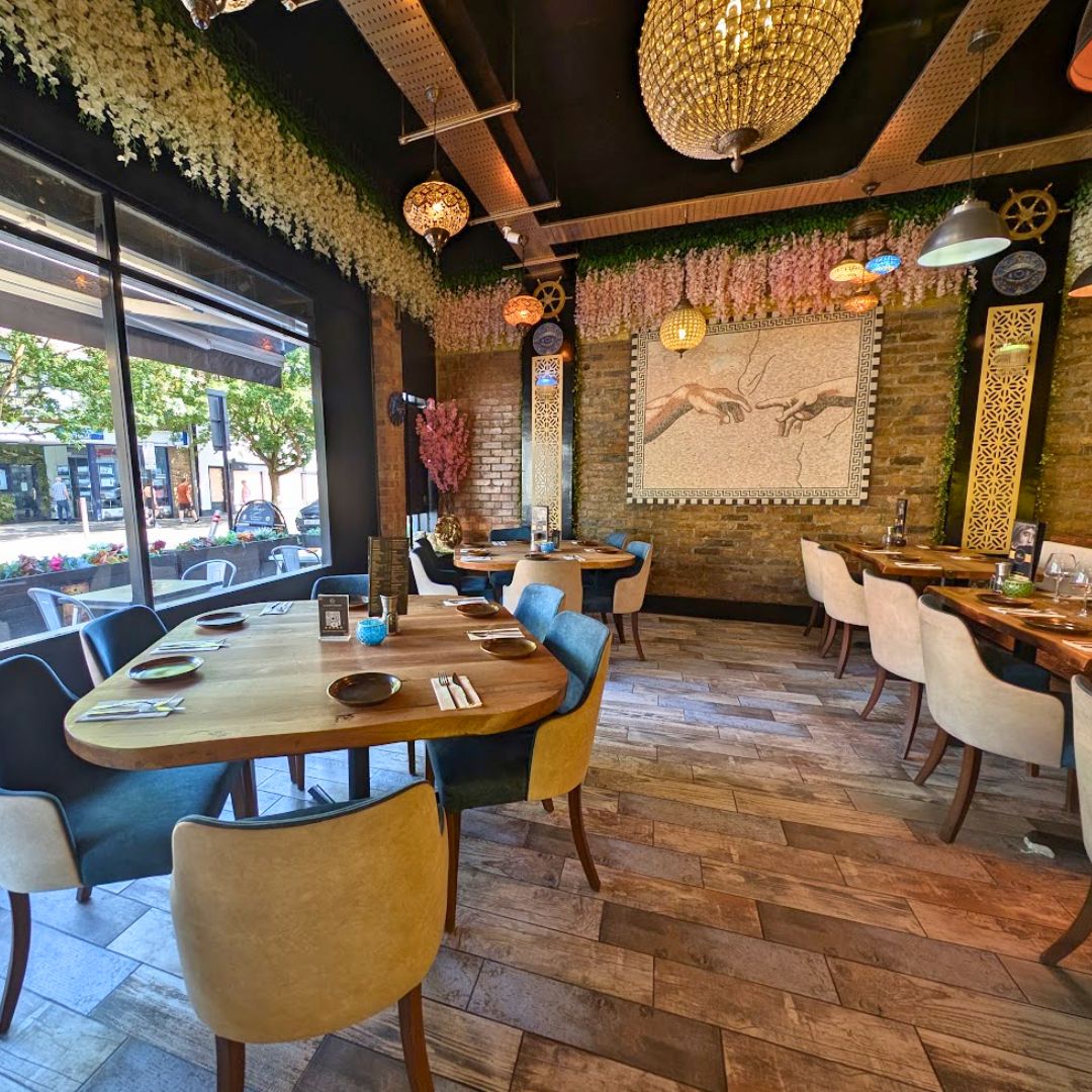 bright relaxed dining