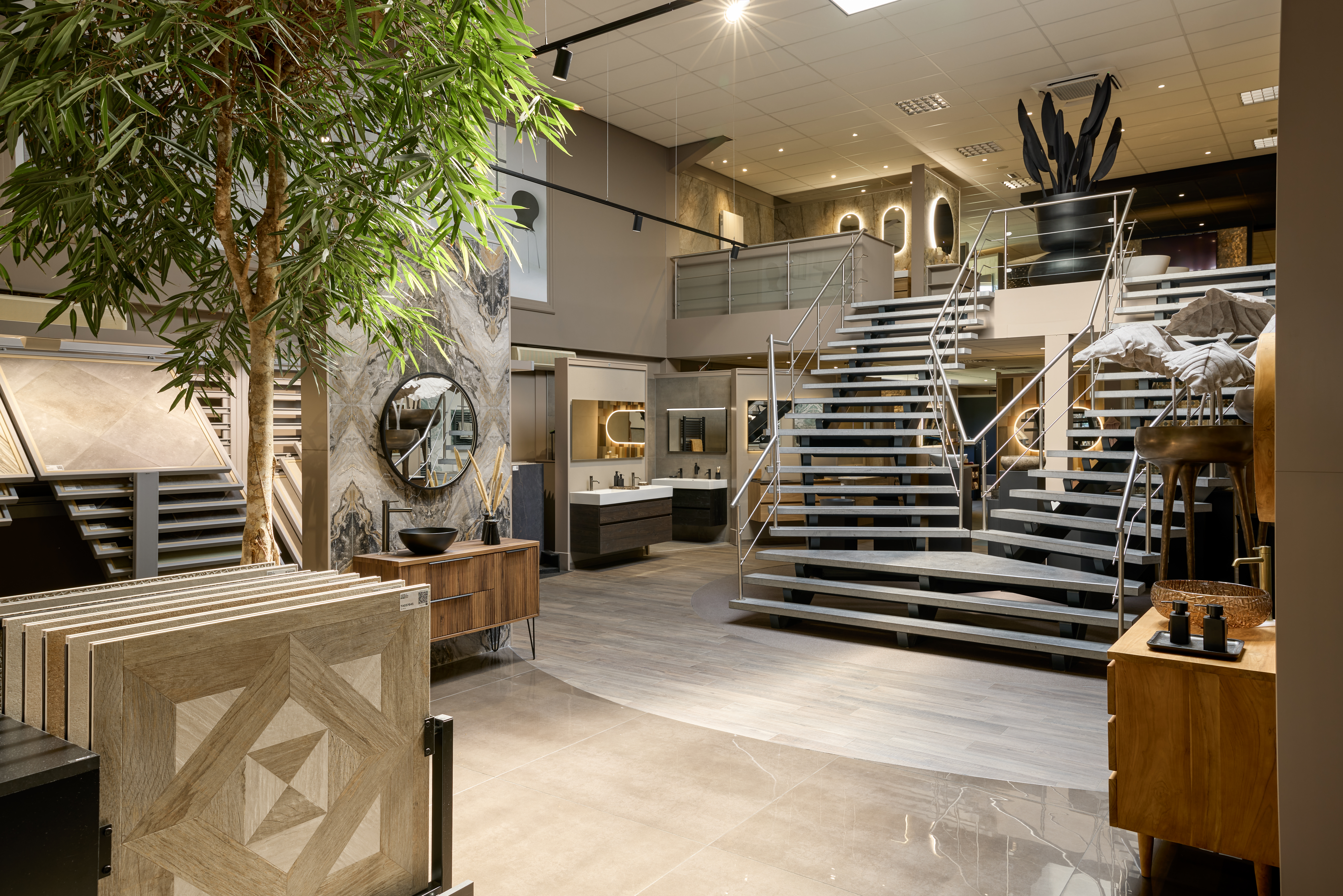 Showroom en magazijn van Tegel Outlet Limburg