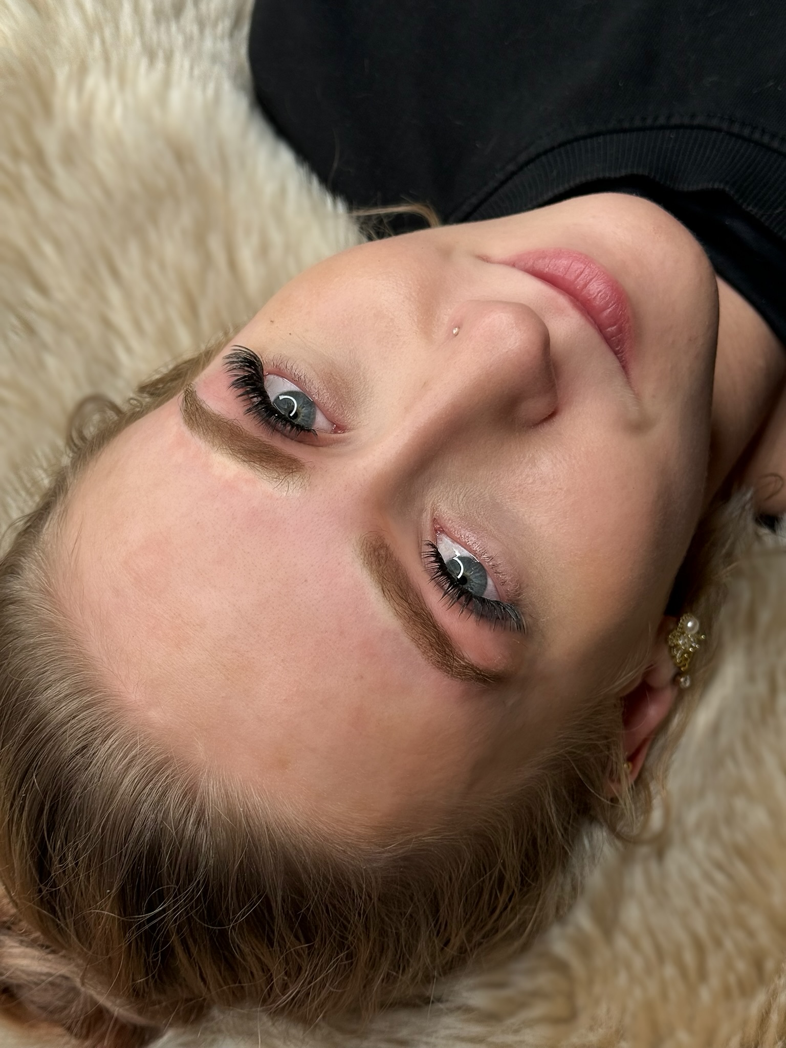 Sourcils maquillage permanent