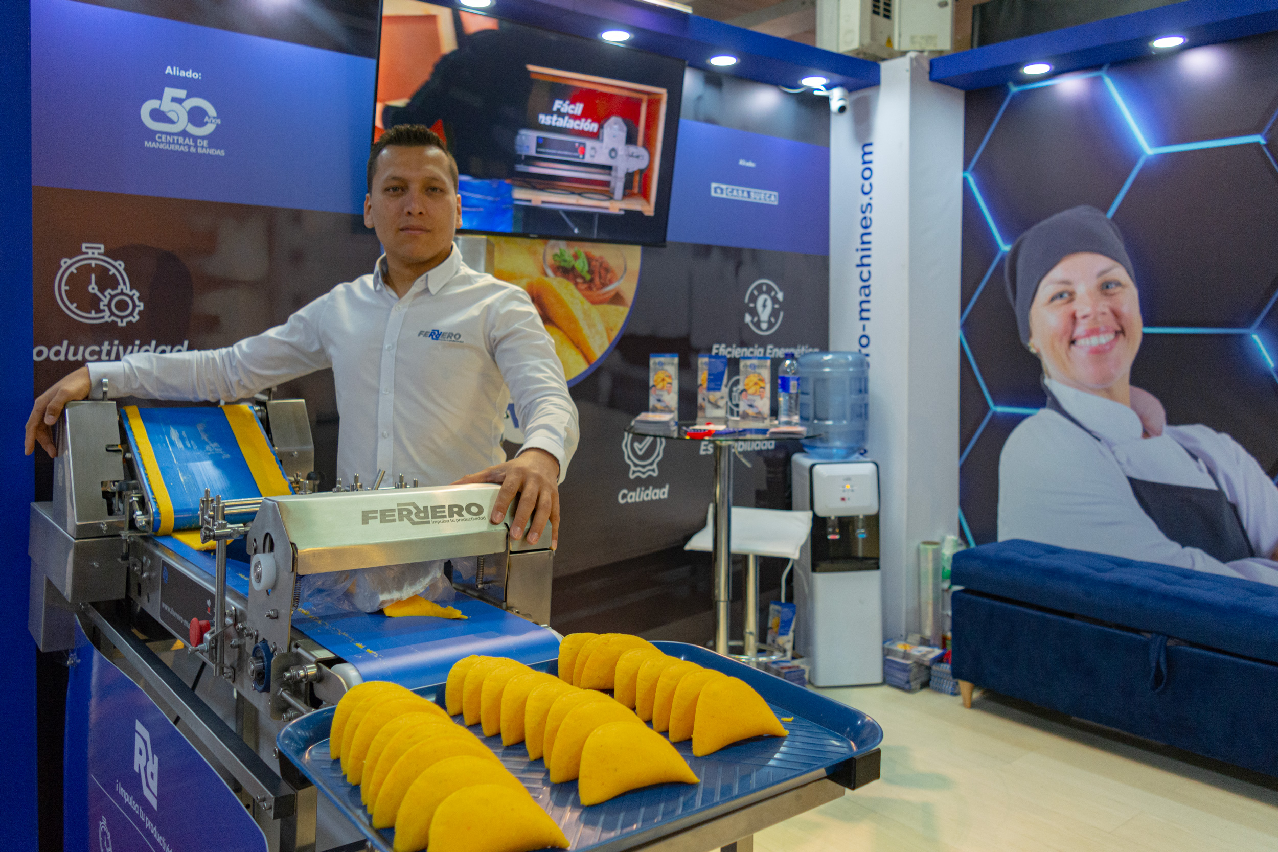 Equipo Ferrero Machines junto a la Super Patty Maker