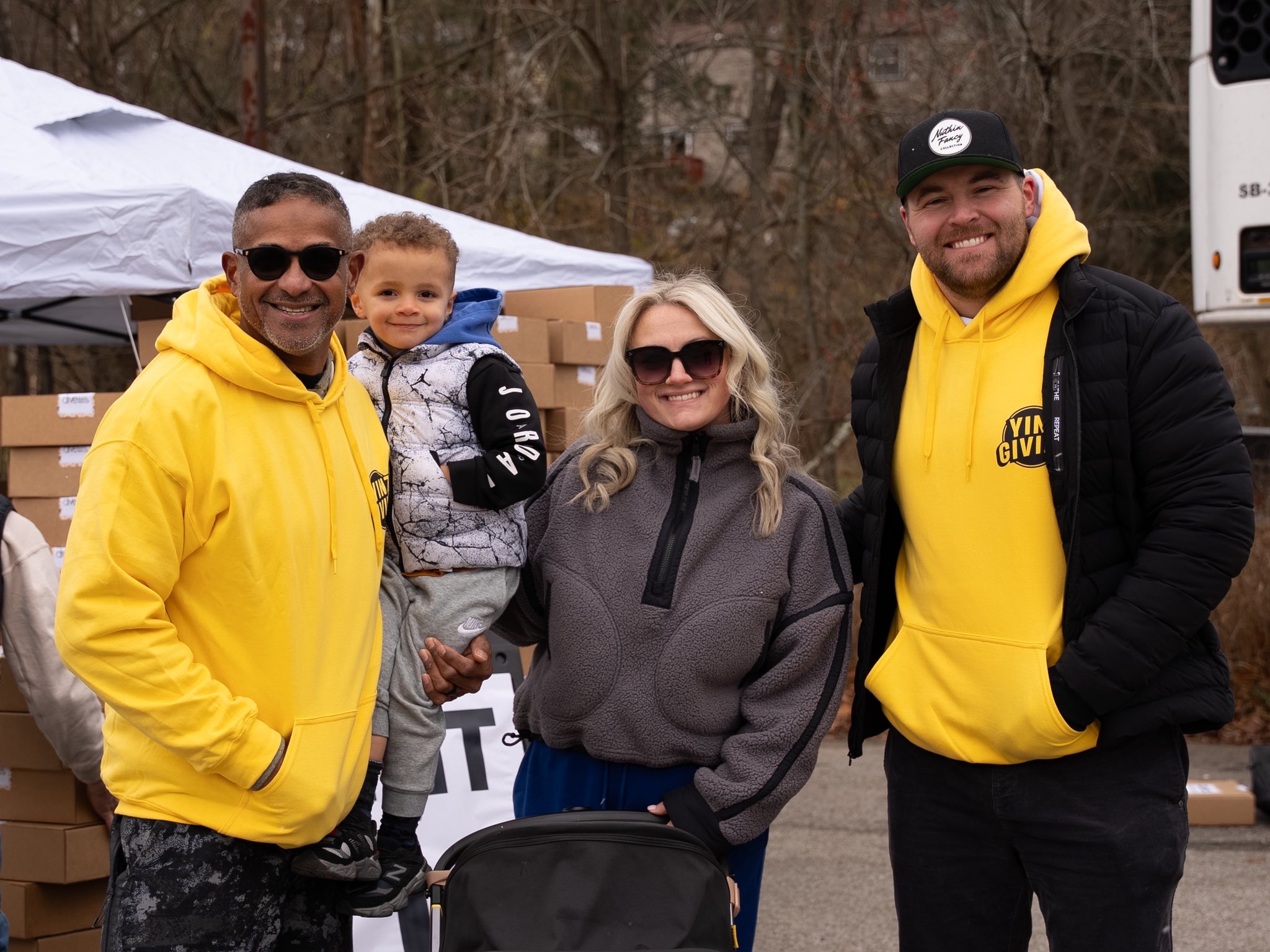 Roberto Clemente Jr. with family at YINZgiving delivery day
