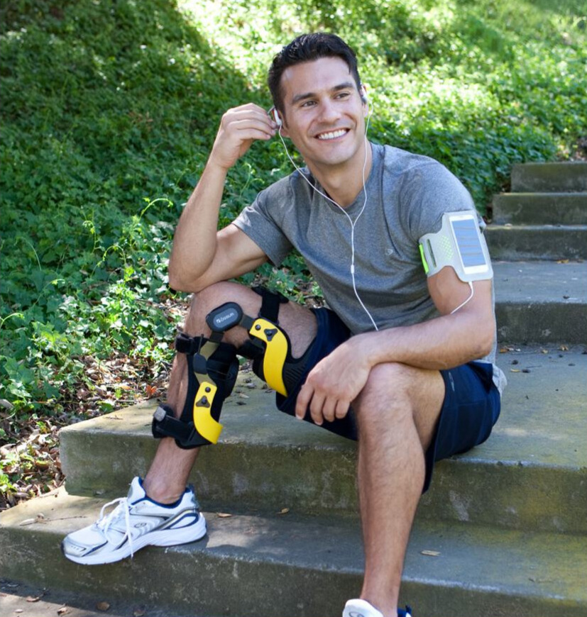 Broch knee brace for arthritis