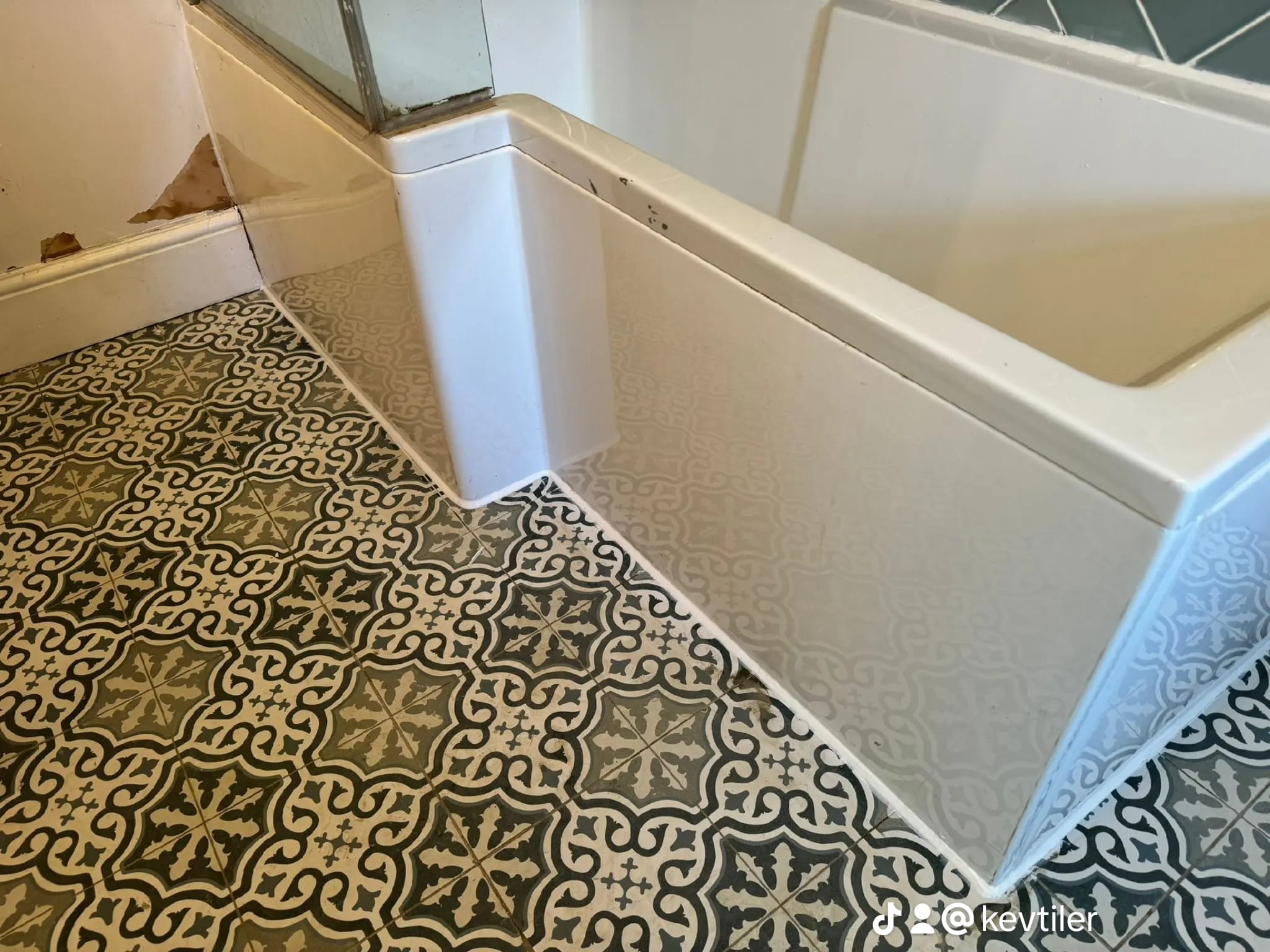 Kitchen tiling