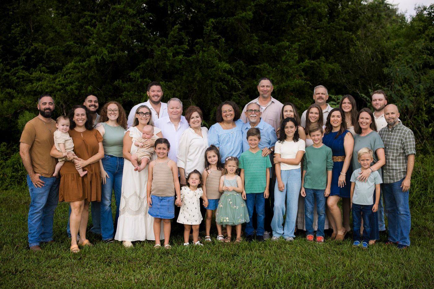 Large extended family portrait on location