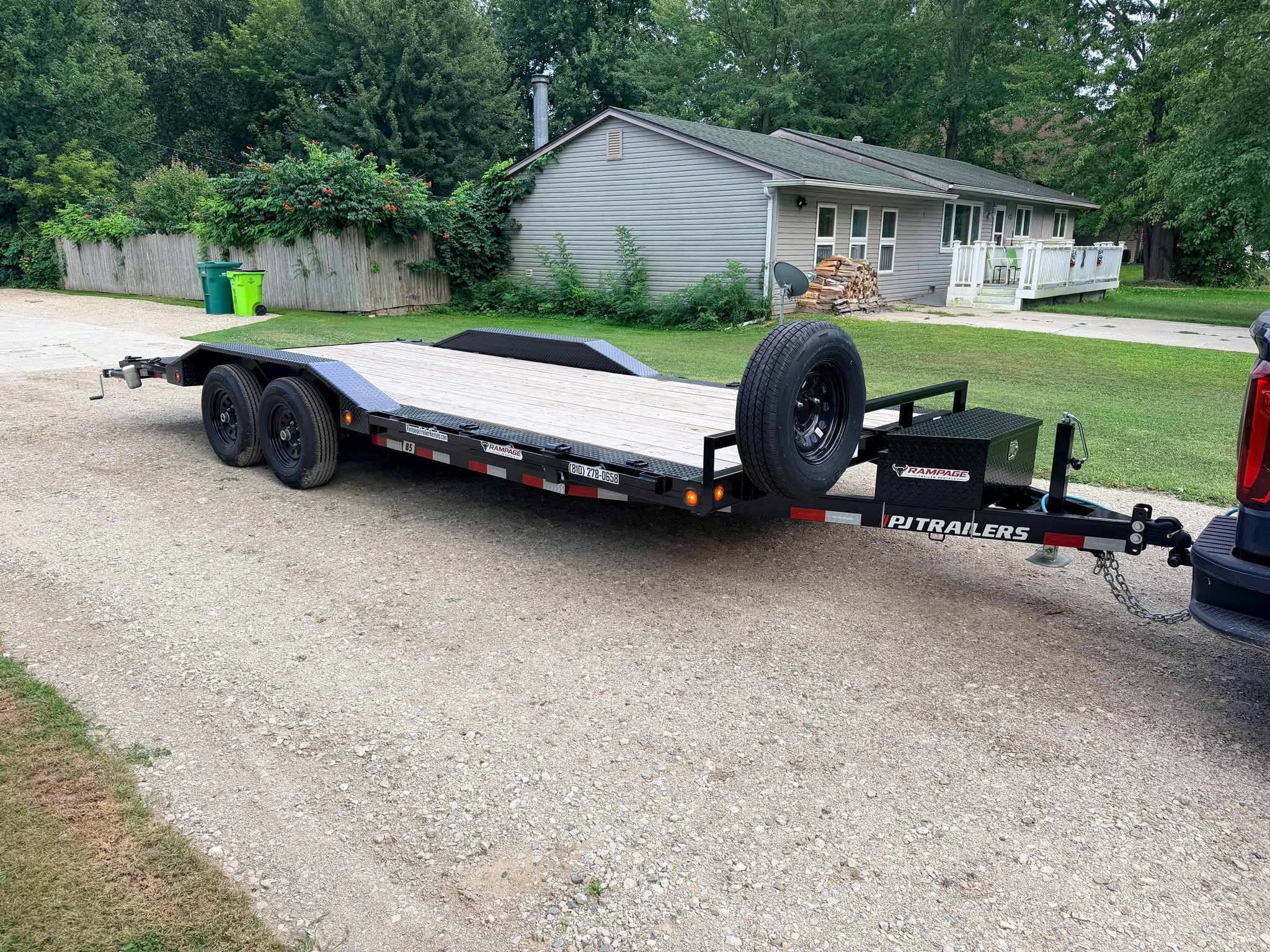Tru Trailer Rentals car hauler at the Mansfield, OH lot