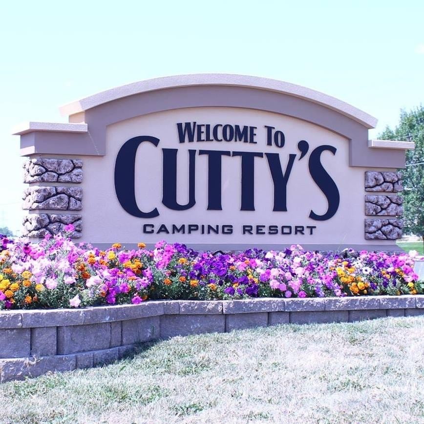 Cutty's Café and Store Front Accent