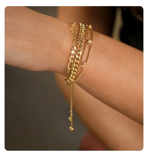 Gold permanent jewellery bracelet