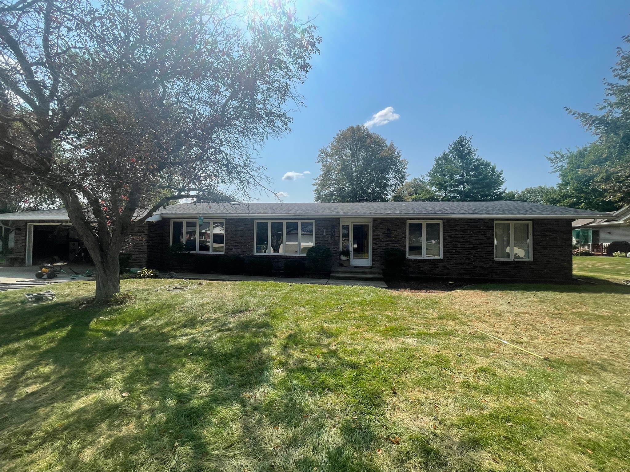 The same Mendota, Illinois home before Envision Builders repainted the exterior