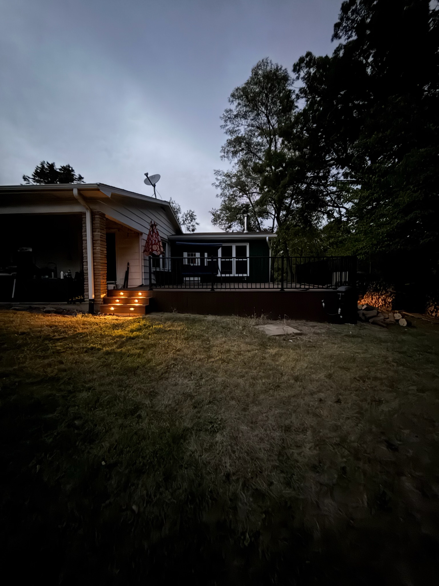 Finished deck built by Envision Builders in Oglesby, Illinois