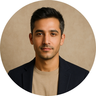 Image of Daniel O., Marketing Manager, sharing his experience using the job-ready résumé and LinkedIn refresh package.