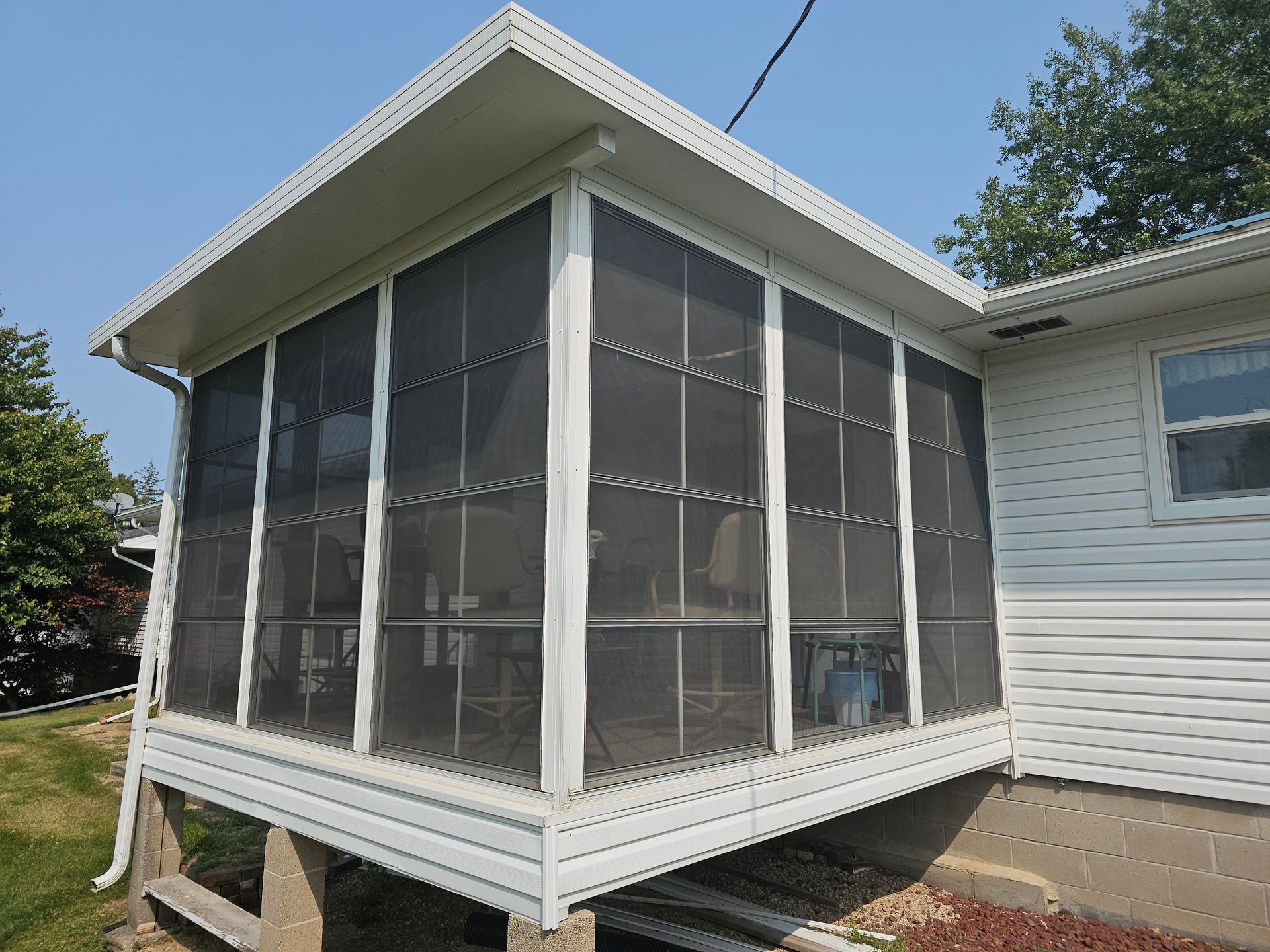 Screened-in porch addition