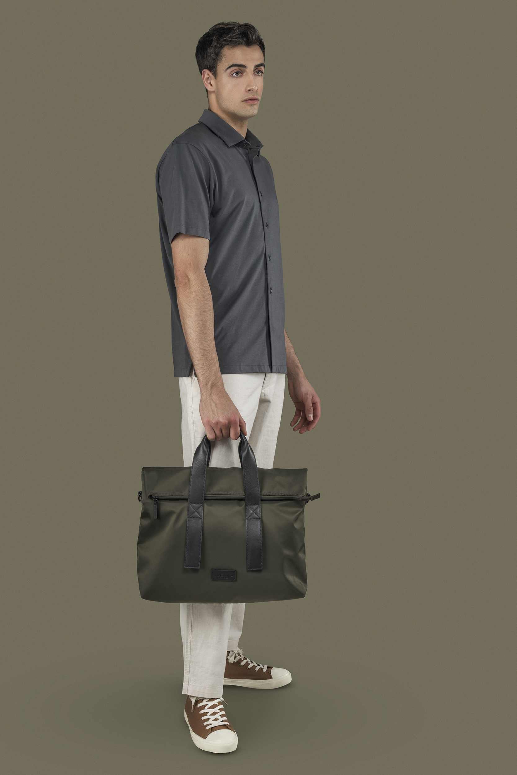 Tucano Fold weekender in military green