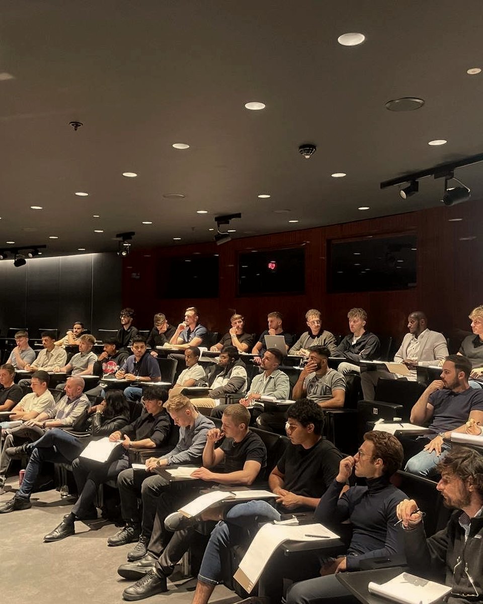 A packed audience of young entrepreneurs at a prior New Money event